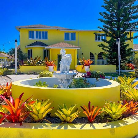 Golden Palms House Bed and Breakfast Νασάου Εξωτερικό φωτογραφία