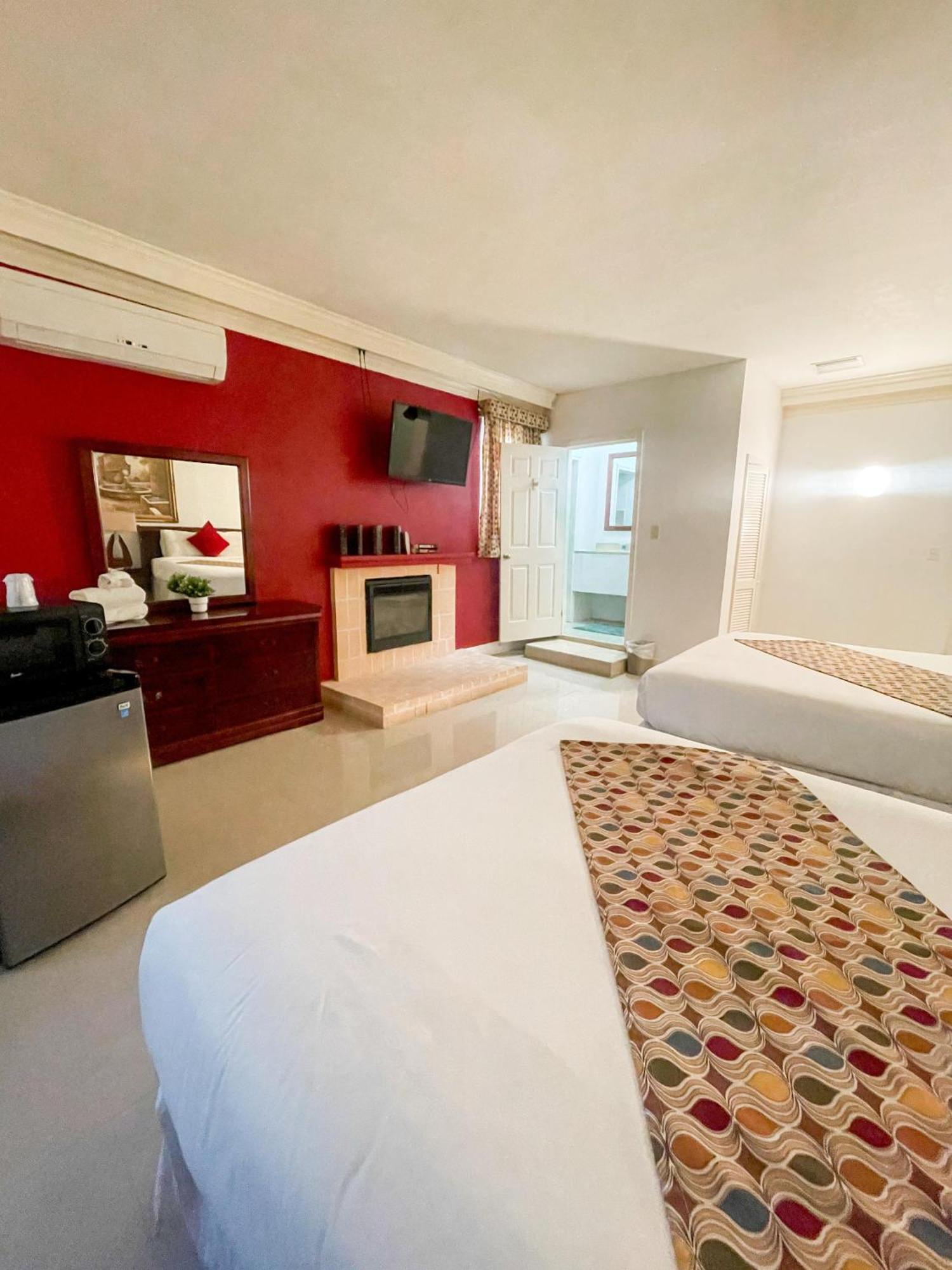 Golden Palms House Bed and Breakfast Νασάου Εξωτερικό φωτογραφία