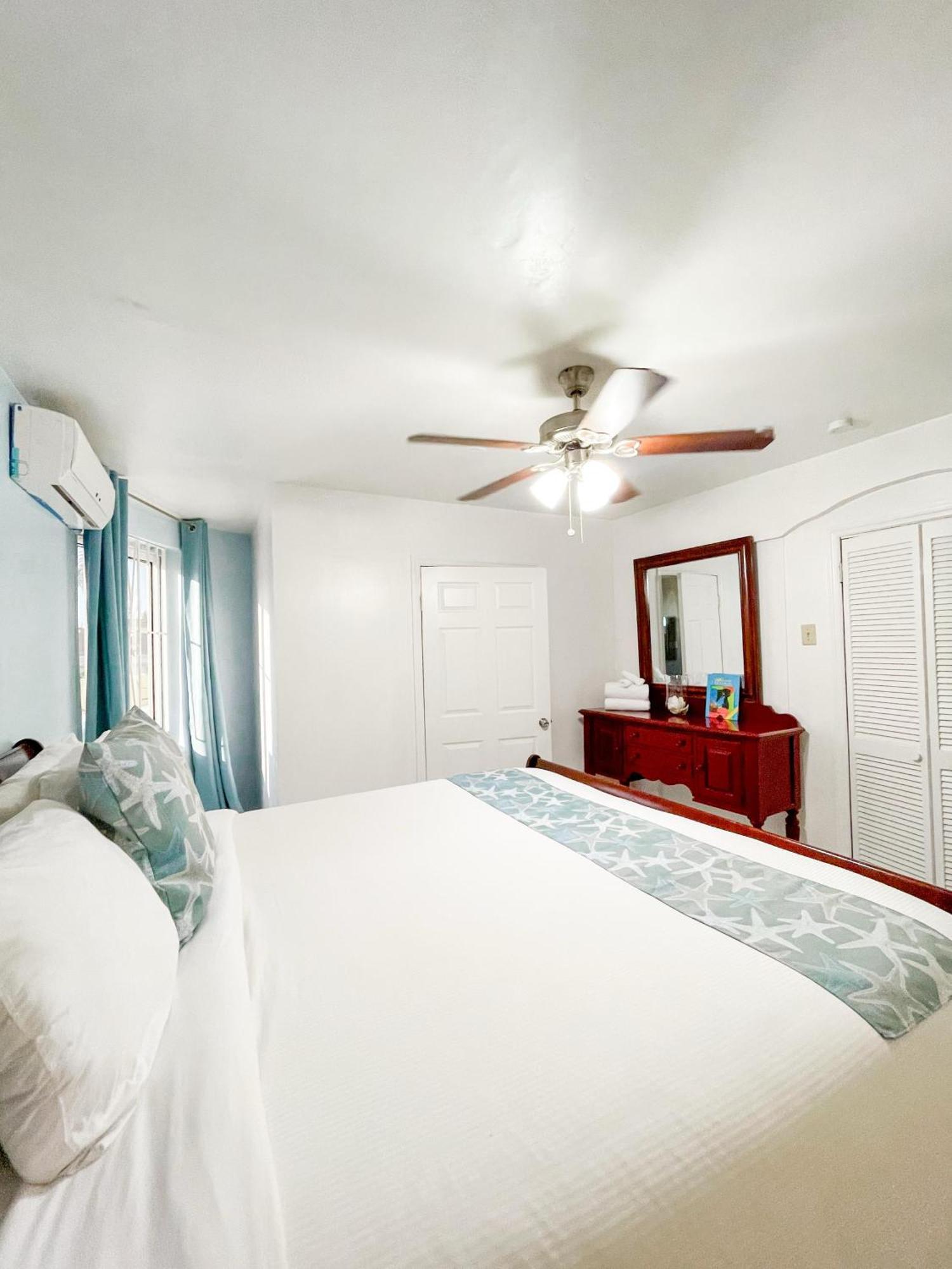 Golden Palms House Bed and Breakfast Νασάου Εξωτερικό φωτογραφία