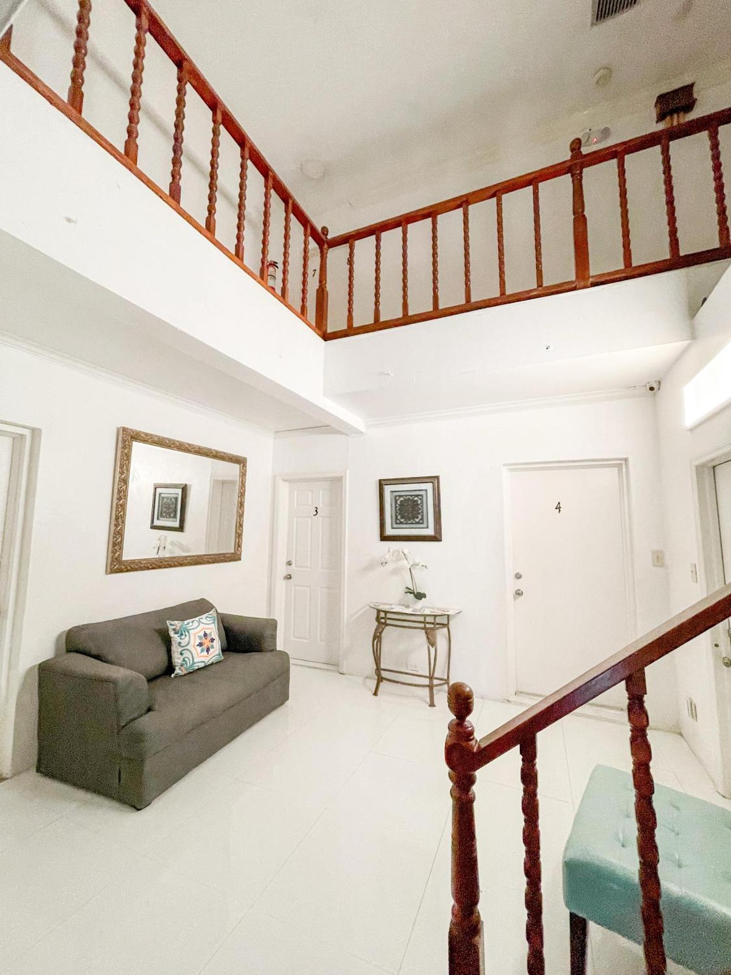 Golden Palms House Bed and Breakfast Νασάου Εξωτερικό φωτογραφία