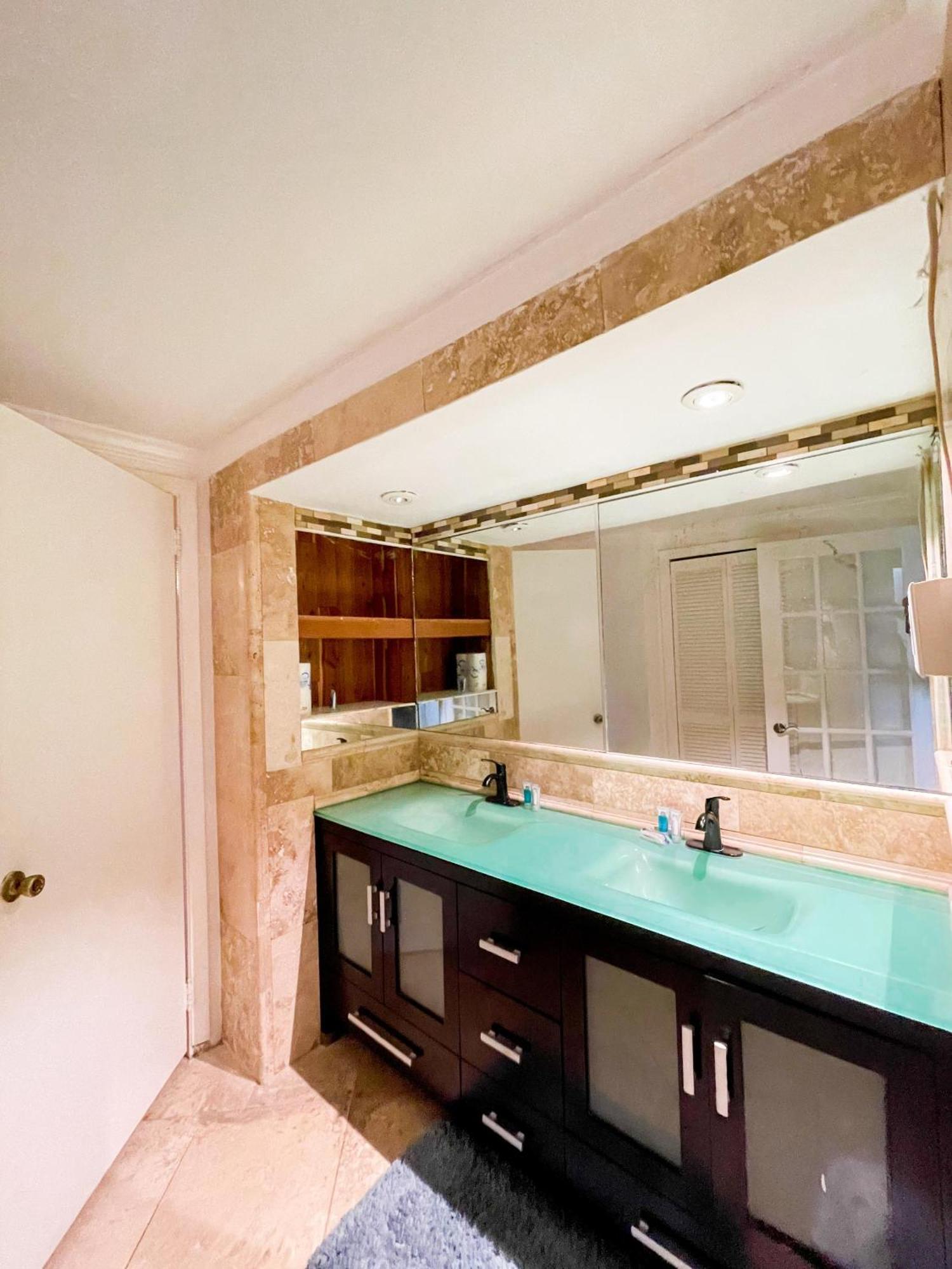 Golden Palms House Bed and Breakfast Νασάου Εξωτερικό φωτογραφία